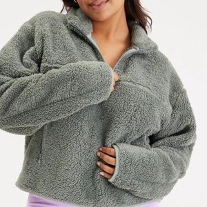 Girlfriend Collective cropped fleece- pine